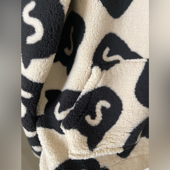 NWT H&M x Squishmallows Oversized Pile Hoodie [14Y+] - Picture 5 of 7